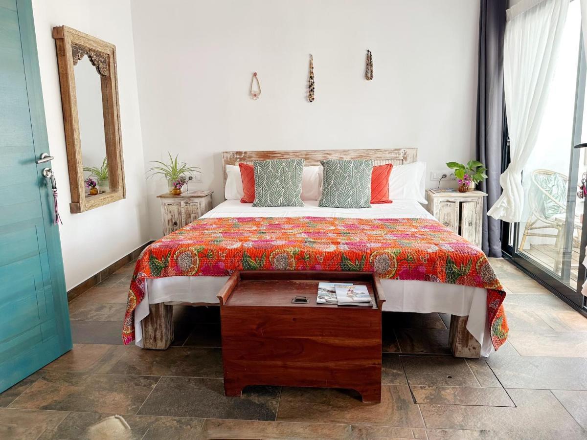 One Thousand Waves Bed & Breakfast Moraira Dış mekan fotoğraf
